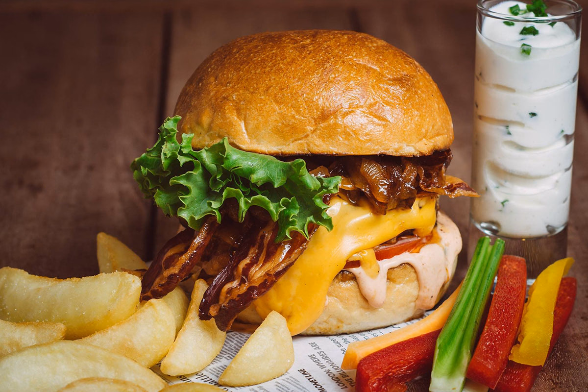 Black Angus Bacon Burger